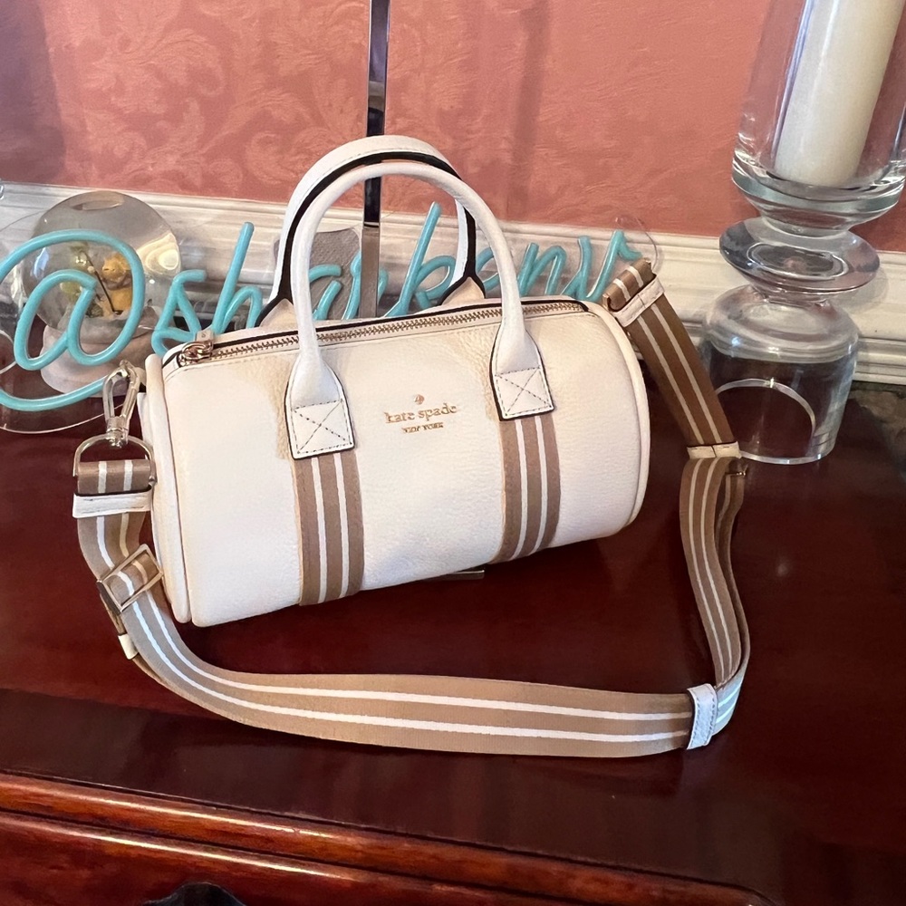 Kate Spade ♠️ Papillon Pebble Leather Barrel Bag. Convertible Guitar Strap